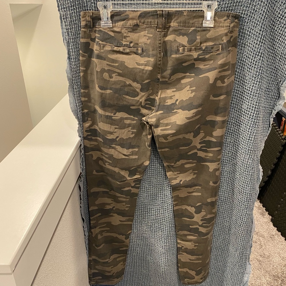 Sanctuary Camo Jegging Pants Business Casual Office Wear - Picture 3 of 4